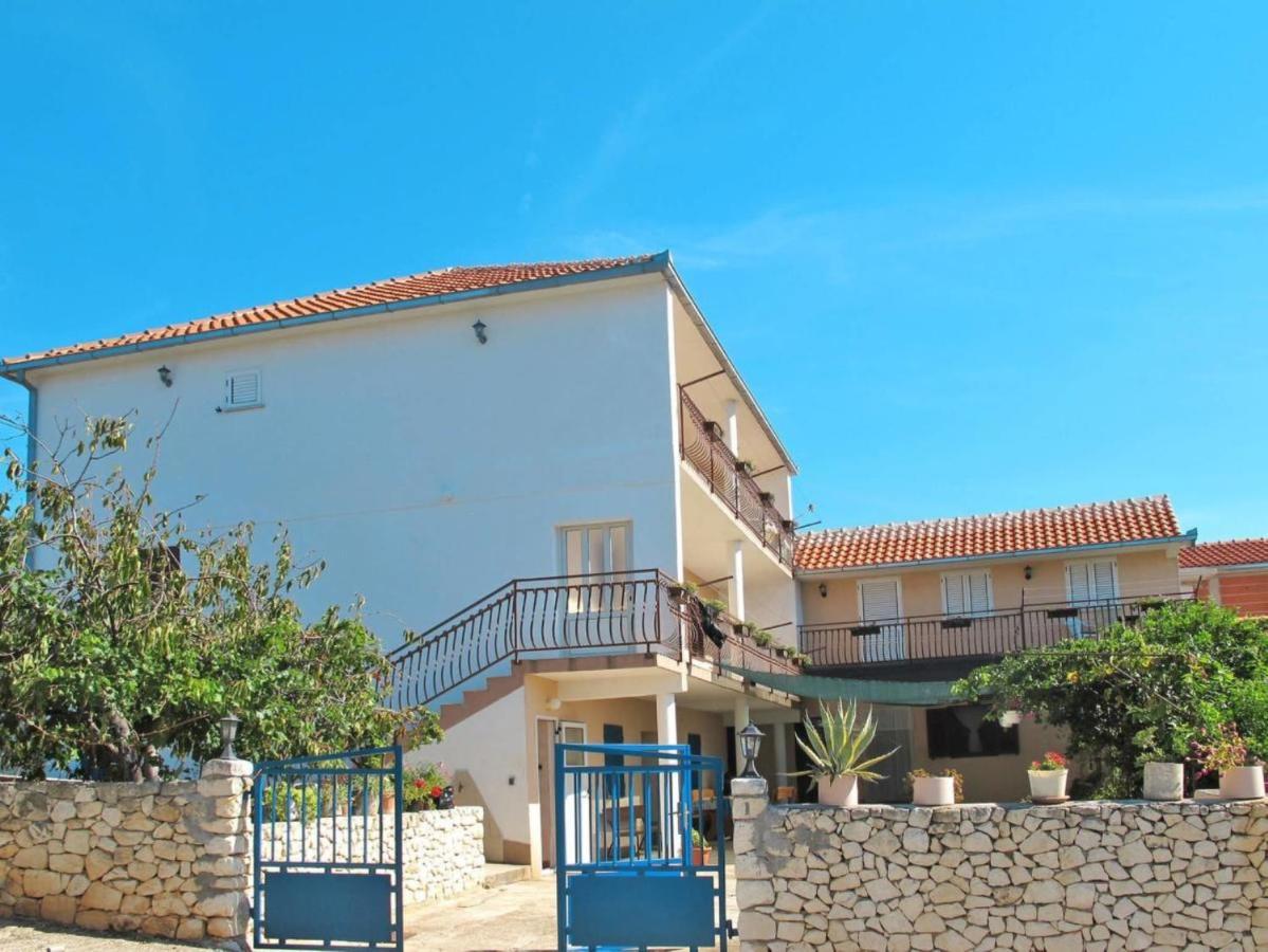 Apartments Diana Vinisce Marina Esterno foto